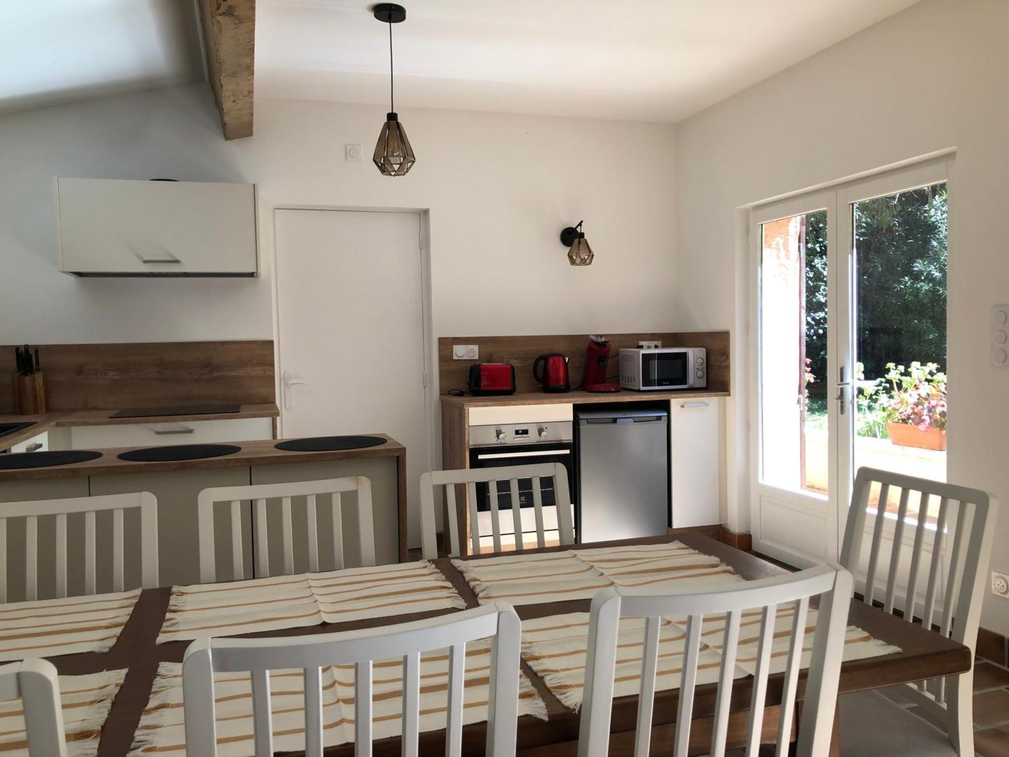 Cornillon-Confoux Gite En Provence Dans Grand Jardin Avec Piscine Partagee מראה חיצוני תמונה