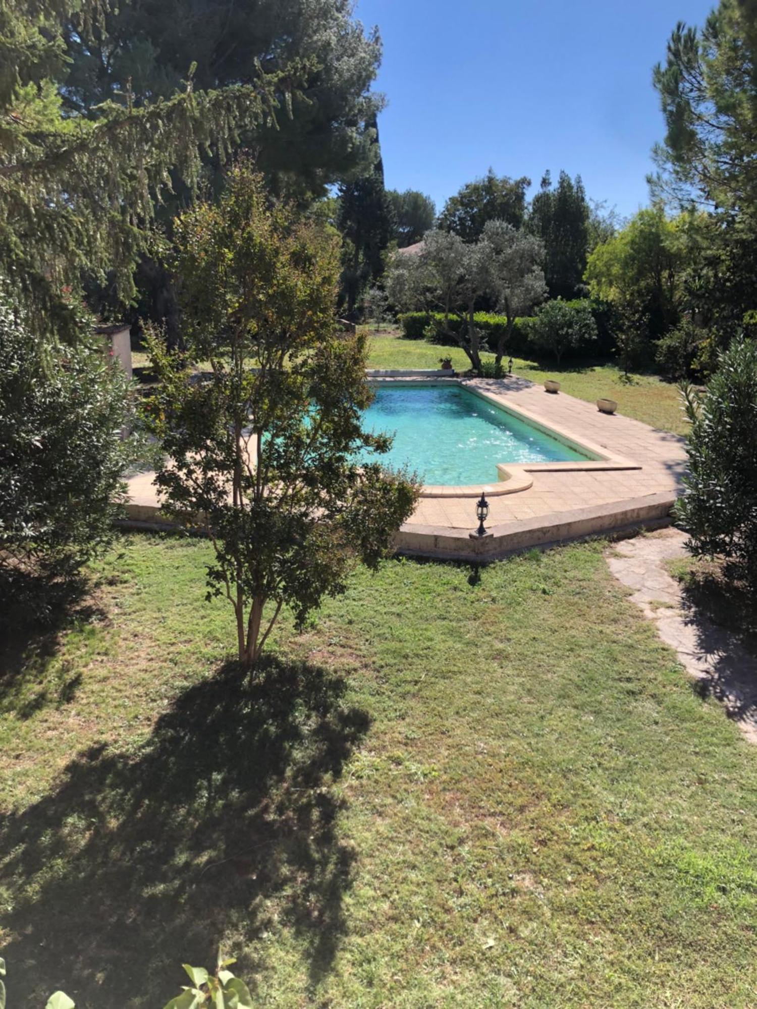 Cornillon-Confoux Gite En Provence Dans Grand Jardin Avec Piscine Partagee מראה חיצוני תמונה